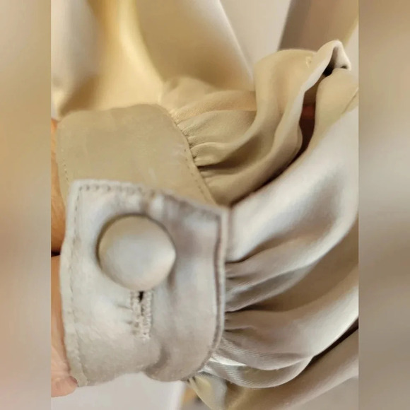 Vintage Rouie Tan Blouse Long sleeve button down collars tie  size 10 - Picture 2 of 5
